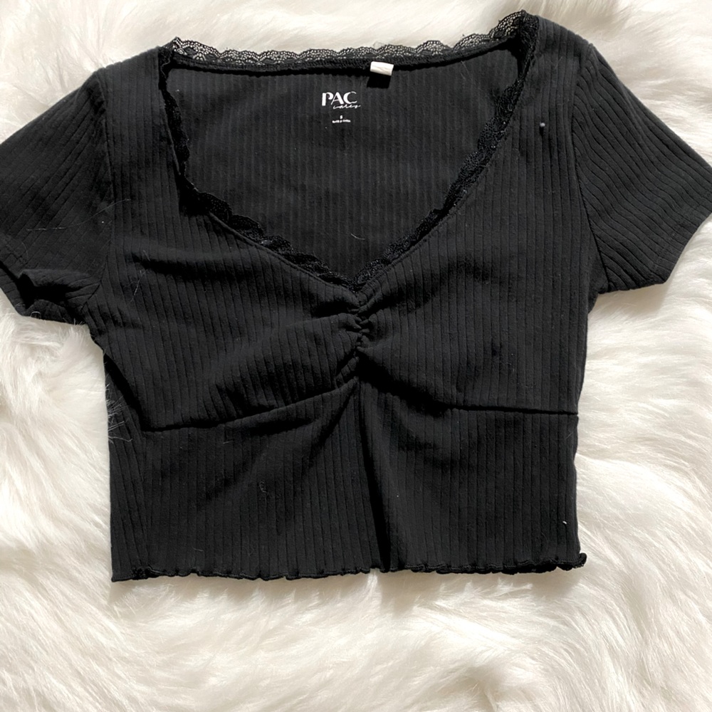 Black Lace Trim Short Sleeve Crop Top. PacSun brand, Size Small.